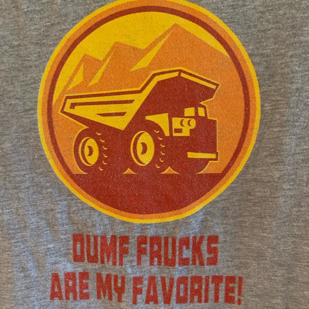 District Very Important Graphic Tee | Size S